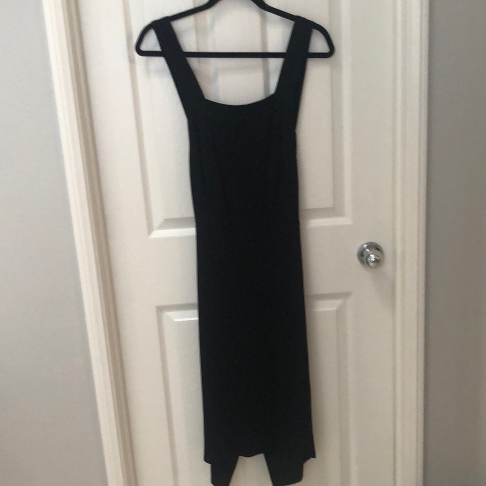 Reformation size 6 black square neckline midi